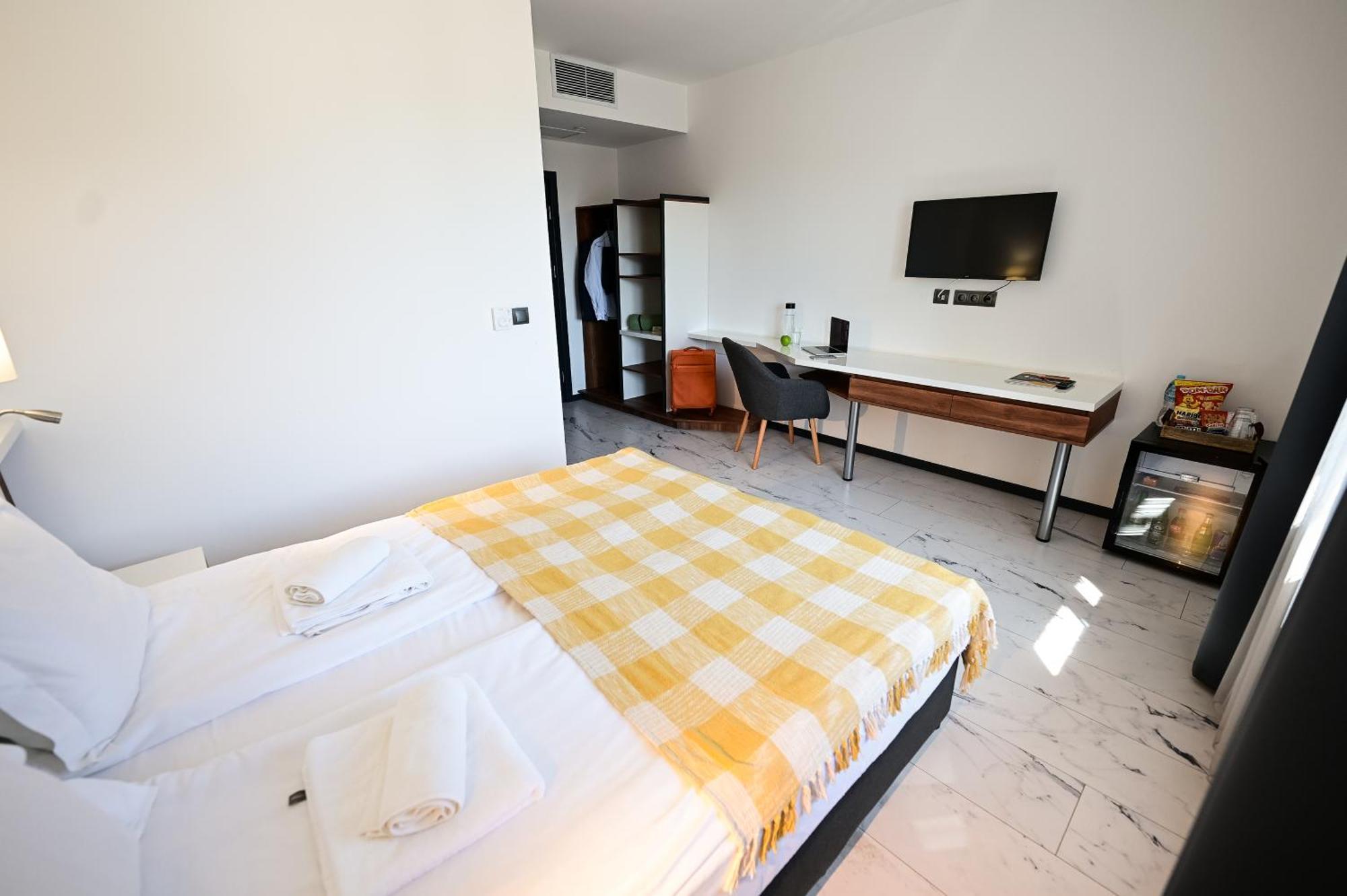 Rubo Hotel Shumen Exterior foto