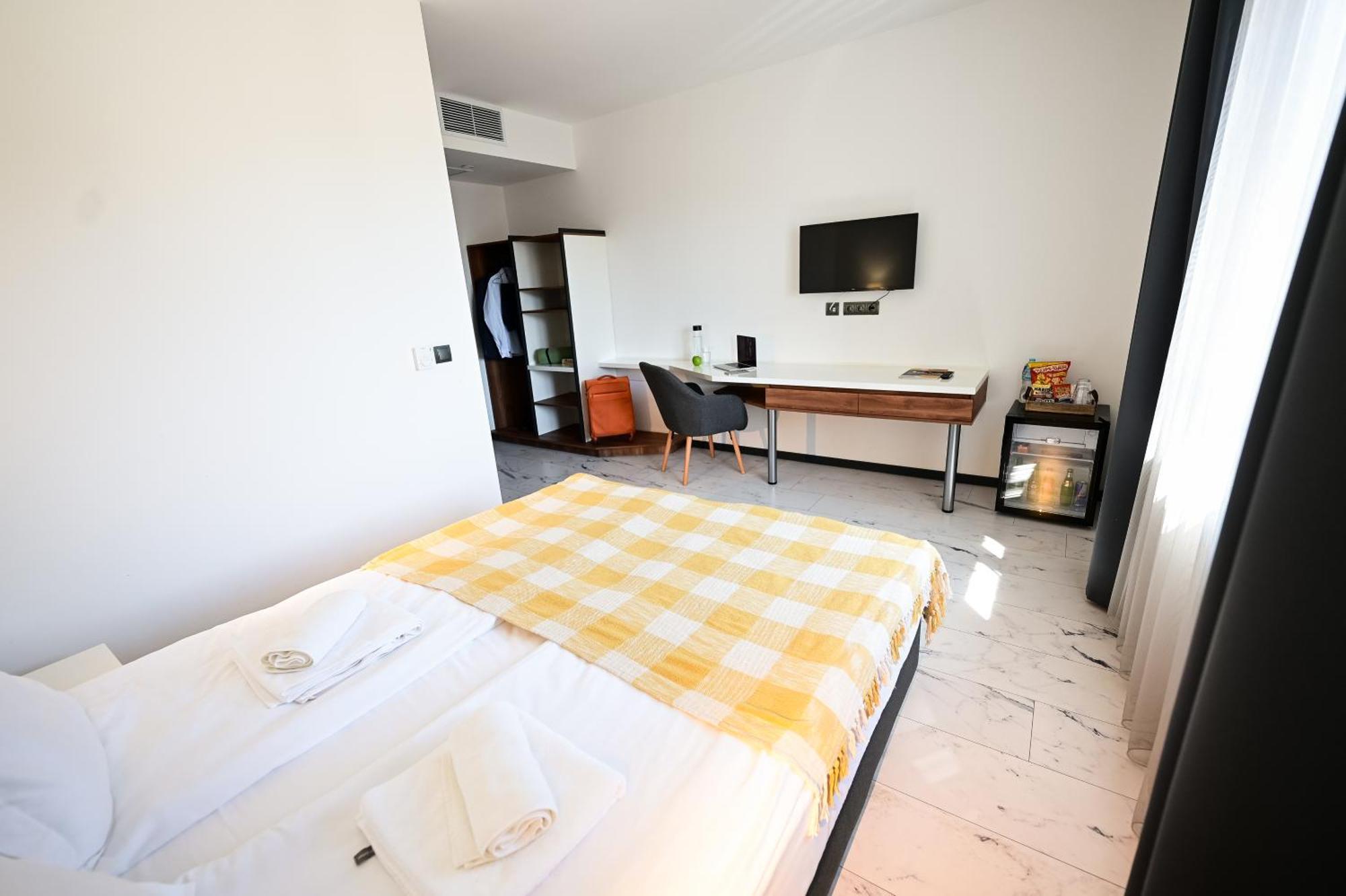 Rubo Hotel Shumen Exterior foto